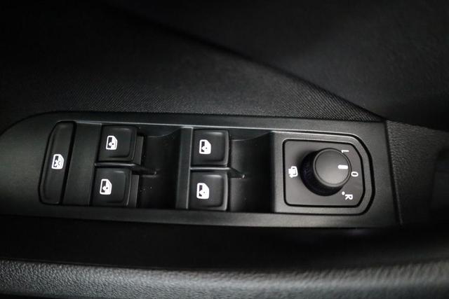 Skoda Kamiq Selection 1.5 TSI Selection, AHK, LED, Kamera, Ladeboden, Winter 