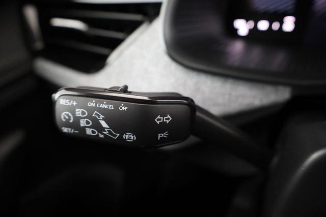 Skoda Kamiq Selection 1.5 TSI Selection, AHK, LED, Kamera, Ladeboden, Winter 