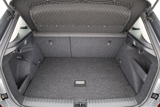 Skoda Kamiq Selection 1.5 TSI Selection, AHK, LED, Kamera, Ladeboden, Winter 