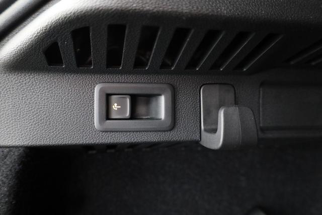 Skoda Kamiq Selection 1.5 TSI Selection, AHK, LED, Kamera, Ladeboden, Winter 