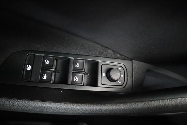 Skoda Kamiq Selection 1.5 TSI Selection, AHK, LED, Kamera, Ladeboden, Winter 