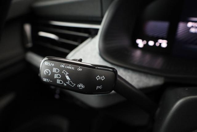 Skoda Kamiq Selection 1.5 TSI Selection, AHK, LED, Kamera, Ladeboden, Winter 