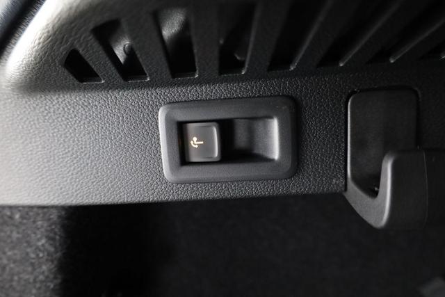 Skoda Kamiq Selection 1.5 TSI Selection, AHK, LED, Kamera, Ladeboden, Winter 