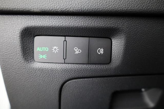 Skoda Octavia Combi 2.0 TSI 195 kW RS DSG, Pano, AHK, Navi, Matrix, Side, Winter, 5 J.-Garantie 