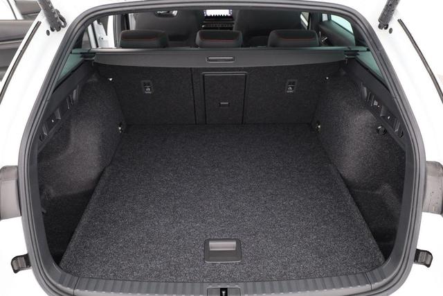 Skoda Octavia Combi 2.0 TSI 195 kW RS DSG, Pano, AHK, Navi, Matrix, Side, Winter, 5 J.-Garantie 