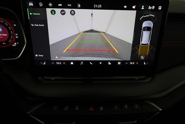 Skoda Octavia Combi 2.0 TSI 195 kW RS DSG, Pano, Standheizung, AHK, Navi, Matrix, Canton, Side, Winter, 5 J.-Garantie 