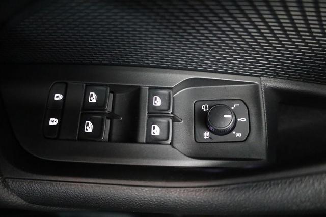 Skoda Octavia Combi 2.0 TSI 195 kW RS DSG, Pano, Standheizung, AHK, Navi, Matrix, Canton, Side, Winter, 5 J.-Garantie 