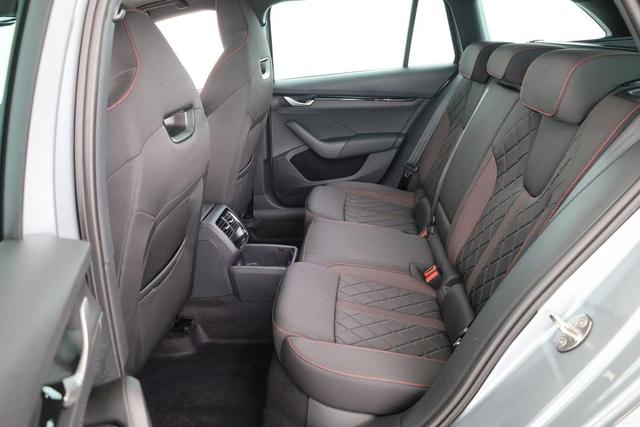 Skoda Octavia Combi 2.0 TSI 195 kW RS DSG, Pano, Standheizung, AHK, Navi, Matrix, Canton, Side, Winter, 5 J.-Garantie 