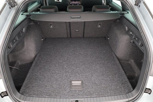 Skoda Octavia Combi 2.0 TSI 195 kW RS DSG, Pano, Standheizung, AHK, Navi, Matrix, Canton, Side, Winter, 5 J.-Garantie 
