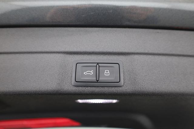 Audi S5 Kombi TFSI quattro 270 kW Avant quattro, AHK, HuD, B&O, 20-Zoll, TechPro, Teilleder, sofort 