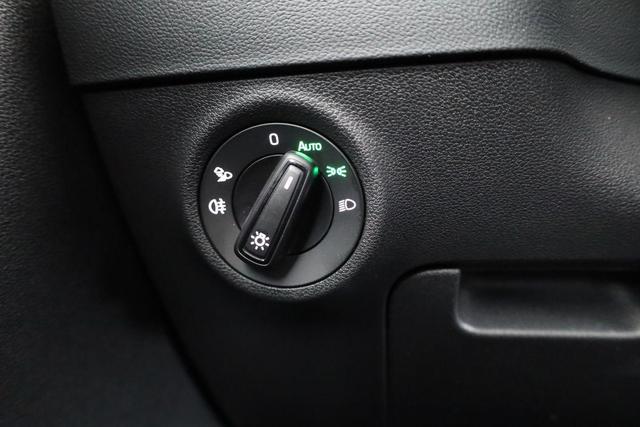 Skoda Karoq Sportline 1.5 TSI DSG Sportline, Pano, AHK, Navi, CANTON, Matrix, AreaView, Side, FS-beheizbar 
