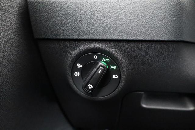 Skoda Karoq Sportline 1.5 TSI DSG Sportline, Pano, AHK, Navi, Matrix, Side, Winter, 5 J.-Garantie 