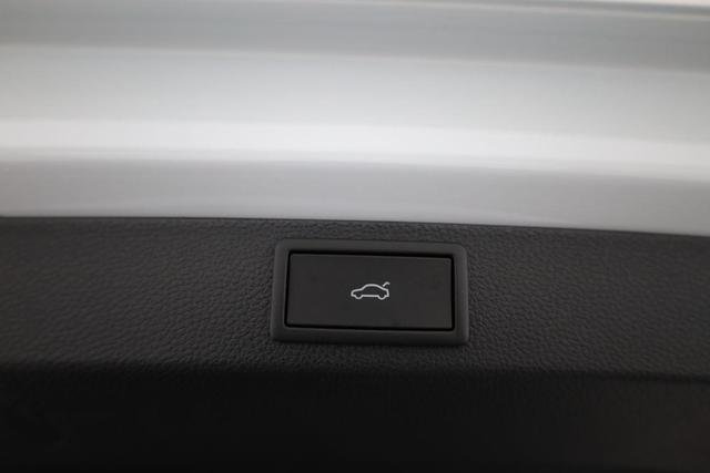 Skoda Karoq Sportline 1.5 TSI DSG Sportline, Pano, AHK, Navi, Matrix, Side, Winter, 5 J.-Garantie 
