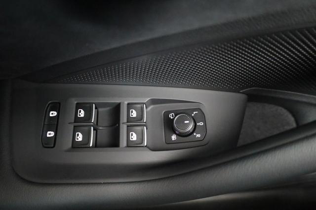 Volkswagen Passat Variant 2.0 TDI 142 kW 4Motion R-Line DSG 4M R-LINE, Pano, AHK, IQ.Light, HUD, 19-Zoll, AreaView, Navi, Side 