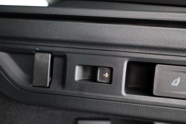Volkswagen Passat Variant 2.0 TSI 195 kW 4Motion R-Line DSG 4M Black, HUD, AHK, Navi, IQ.Light, AreaView, Winter, el. Klappe, sofort 