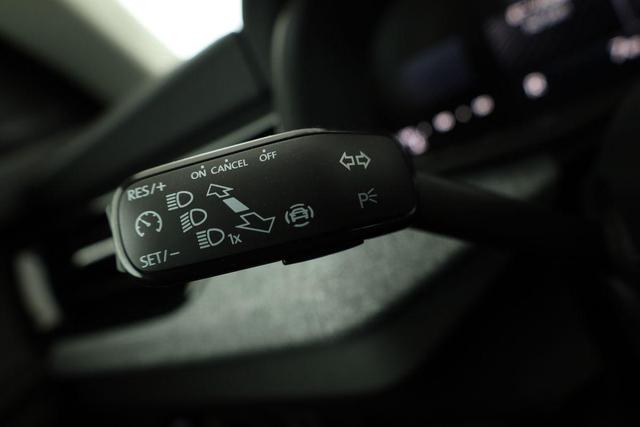 Skoda Kamiq Selection 1.5 TSI DSG Selection, AHK, LED, Kamera, Ladeboden, Winter, 16-Zoll 