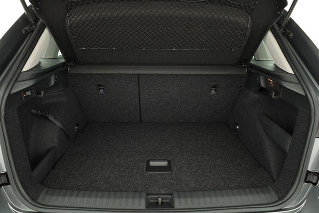 Skoda Kamiq Selection 1.5 TSI DSG Selection, AHK, LED, Kamera, Ladeboden, Winter, 16-Zoll 