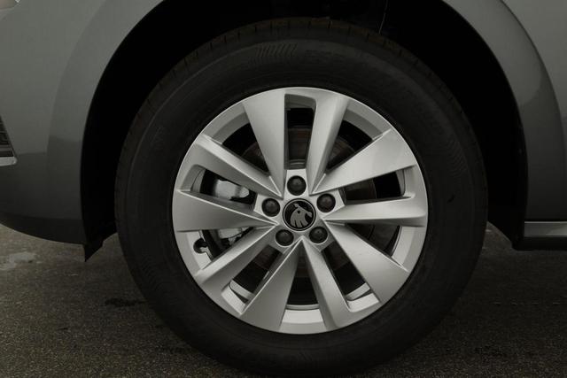 Skoda Kamiq Selection 1.5 TSI DSG Selection, AHK, LED, Kamera, Ladeboden, Winter, 16-Zoll 