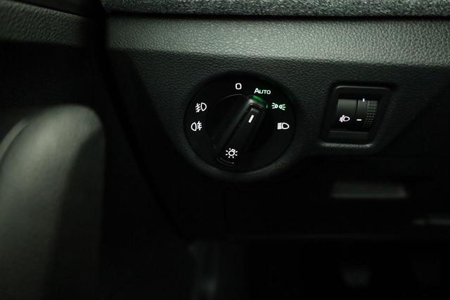 Skoda Kamiq Selection 1.5 TSI Selection, LED, Kamera, Ladeboden, Winter 