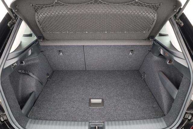 Skoda Kamiq Selection 1.5 TSI Selection, AHK, LED, Kamera, Ladeboden, Winter 