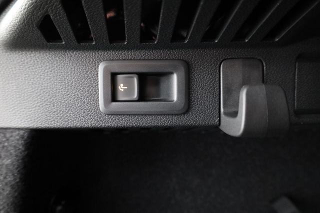 Skoda Kamiq Selection 1.5 TSI Selection, AHK, LED, Kamera, Ladeboden, Winter 