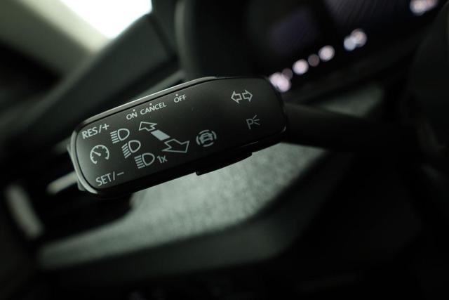 Skoda Kamiq Selection 1.5 TSI Selection, AHK, LED, Kamera, Ladeboden, Winter, 16-Zoll 