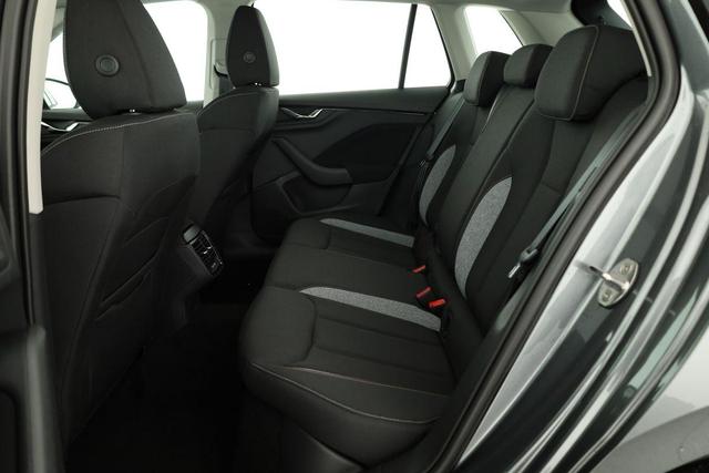 Skoda Kamiq Selection 1.5 TSI Selection, AHK, LED, Kamera, Ladeboden, Winter, 16-Zoll 