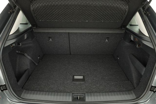Skoda Kamiq Selection 1.5 TSI Selection, AHK, LED, Kamera, Ladeboden, Winter, 16-Zoll 