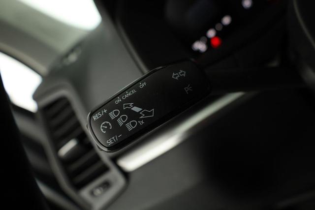 Skoda Karoq Selection 1.5 TSI DSG Selection, AHK, LED, Kamera, Winter, Ladeboden, 4 J.-Garantie 