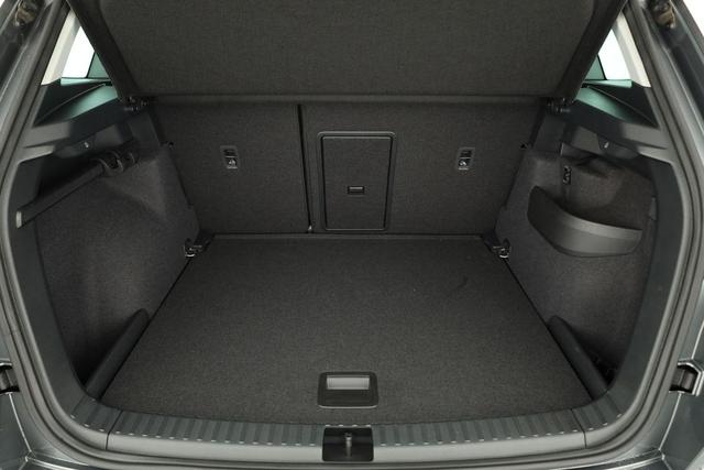 Skoda Karoq Selection 1.5 TSI DSG Selection, AHK, LED, Kamera, Winter, Ladeboden, 4 J.-Garantie 