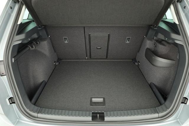 Skoda Karoq Selection 1.5 TSI DSG Selection, AHK, LED, Kamera, Winter, el. Klappe, Ladeboden, 4 J.-Garantie 