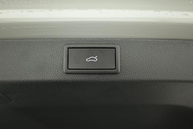 Skoda Karoq Selection 1.5 TSI DSG Selection, AHK, Navi, LED, Kamera, Winter, el. Klappe, Ladeboden, 4 J.-Garantie 