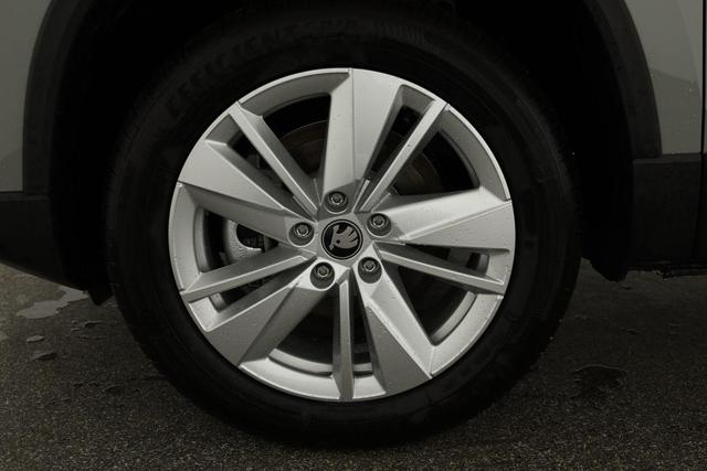 Skoda Karoq Selection 1.5 TSI DSG Selection, AHK, Navi, LED, Kamera, Winter, el. Klappe, Ladeboden, 4 J.-Garantie 