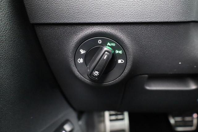 Skoda Karoq Sportline 1.5 TSI DSG Sportline, AHK, Navi, Matrix, Side, el. Klappe, Winter, 5 J.-Garantie 
