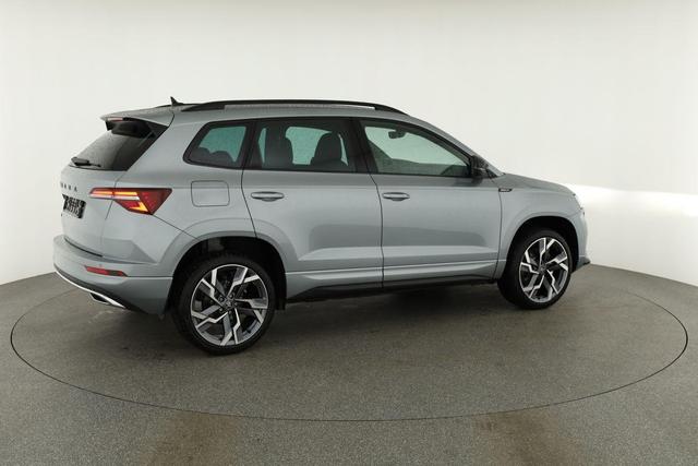 Skoda Karoq Sportline 1.5 TSI DSG Sportline, AHK, Navi, Matrix, Side, el. Klappe, Winter, 5 J.-Garantie 