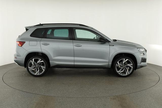 Skoda Karoq Sportline 1.5 TSI DSG Sportline, AHK, Navi, Matrix, Side, el. Klappe, Winter, 5 J.-Garantie 