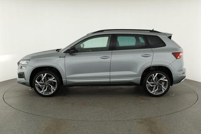 Skoda Karoq Sportline 1.5 TSI DSG Sportline, AHK, Navi, Matrix, Side, el. Klappe, Winter, 5 J.-Garantie 