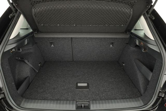 Skoda Kamiq Selection 1.5 TSI Selection, AHK, LED, Kamera, Ladeboden, Winter, 16-Zoll 