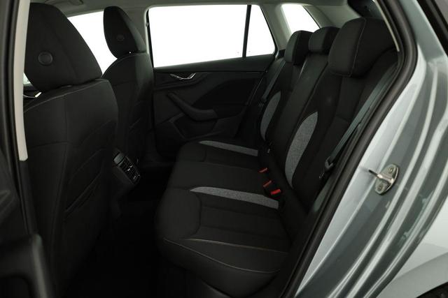Skoda Kamiq Selection 1.5 TSI Selection, AHK, LED, Kamera, Ladeboden, Winter, 16-Zoll 