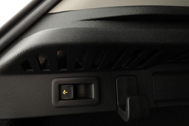 Skoda Kamiq Selection 1.5 TSI Selection, AHK, LED, Kamera, Ladeboden, Winter, 16-Zoll 