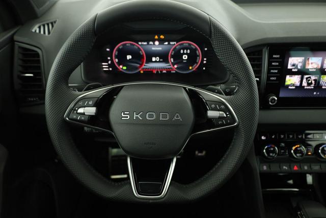 Skoda Karoq Sportline 4x4 2.0 TSI DSG Sportline, AHK, Navi, Matrix, Side, Winter, 5 J.-Garantie 