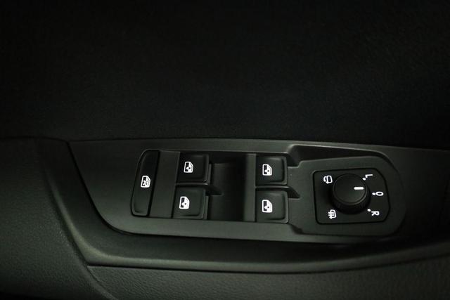 Skoda Karoq Sportline 4x4 2.0 TSI DSG Sportline, AHK, Navi, Matrix, Side, Winter, 5 J.-Garantie 