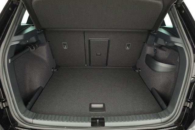 Skoda Karoq Sportline 4x4 2.0 TSI DSG Sportline, AHK, Navi, Matrix, Side, Winter, 5 J.-Garantie 