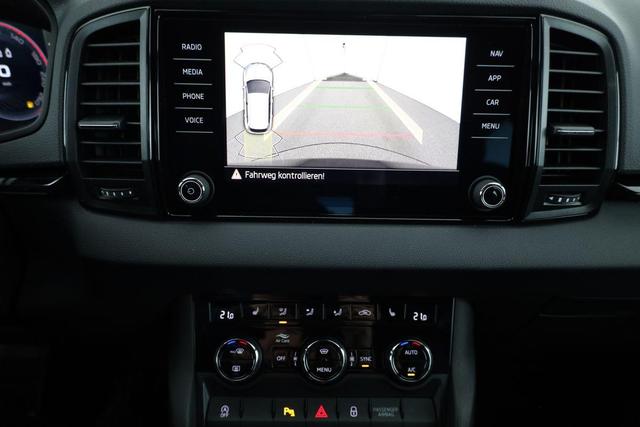 Skoda Karoq Sportline 1.5 TSI DSG Sportline, AHK, Navi, Matrix, Side, el. Klappe, Winter, 5 J.-Garantie 