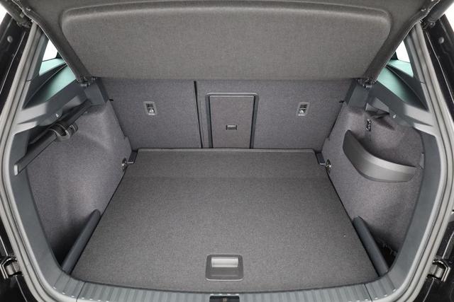 Skoda Karoq Sportline 1.5 TSI DSG Sportline, AHK, Navi, Matrix, Side, el. Klappe, Winter, 5 J.-Garantie 