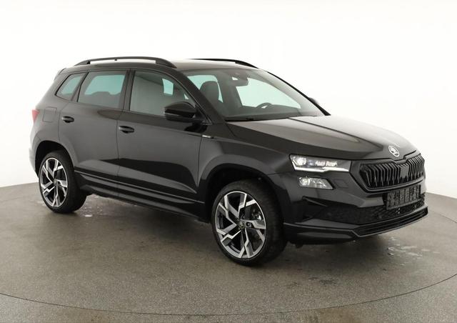 Lagerfahrzeug Skoda Karoq - Sportline 1.5 TSI DSG Sportline, Pano, AHK, Navi, Matrix, Side, Winter, 5 J.-Garantie