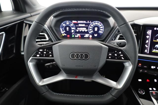 Audi Q4 Sportback e-tron 45 S-LINE quattro, AHK, Navi, Matrix, Komfort, Side, Kamera, el. Klappe, Winter, 20-Zoll 