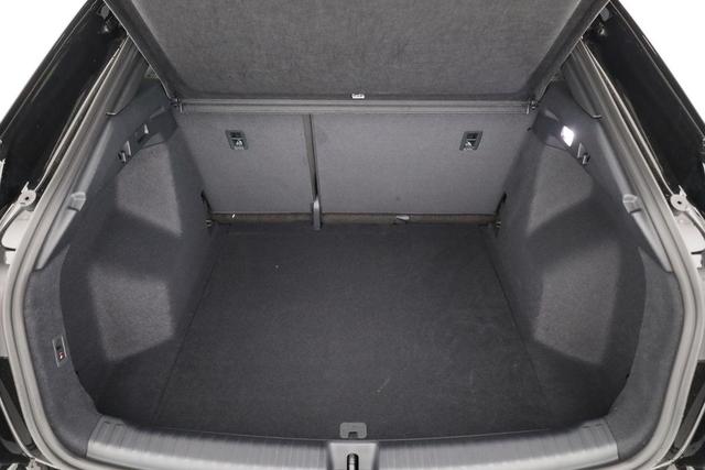 Audi Q4 Sportback e-tron 45 S-LINE quattro, AHK, Navi, Matrix, Komfort, Side, Kamera, el. Klappe, Winter, 20-Zoll 