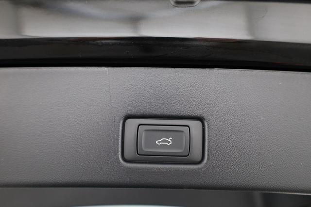 Audi Q4 Sportback e-tron 45 S-LINE quattro, AHK, Navi, Matrix, Komfort, Side, Kamera, el. Klappe, Winter, 20-Zoll 