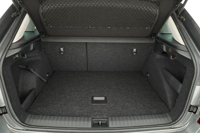 Skoda Kamiq Selection 1.0 TSI DSG Selection, AHK, Matrix, Kamera, Ladeboden, Winter, 16-Zoll 